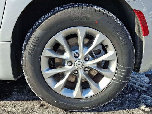 New 2026 Chrysler Pacifica Select AWD/4WD image 6