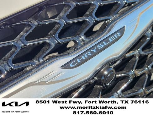 Used 2025 Chrysler Pacifica Select FWD image 12