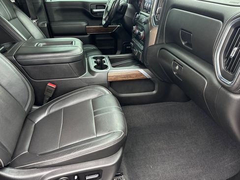 Used 2020 Chevrolet Silverado 2500 High Country w/ Technology Package image 15