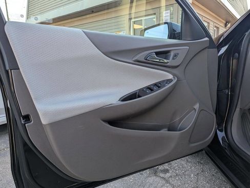 Used 2020 Chevrolet Malibu LT image 12