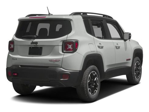 Used 2017 Jeep Renegade Trailhawk w/ Premium Trailhawk Package AWD/4WD image 5