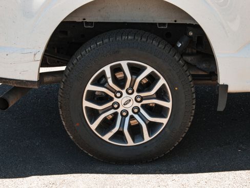 Used 2022 Ford F150 Lariat w/ Bed Utility Package RWD image 5