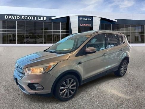 Used 2017 Ford Escape Titanium AWD/4WD image 3