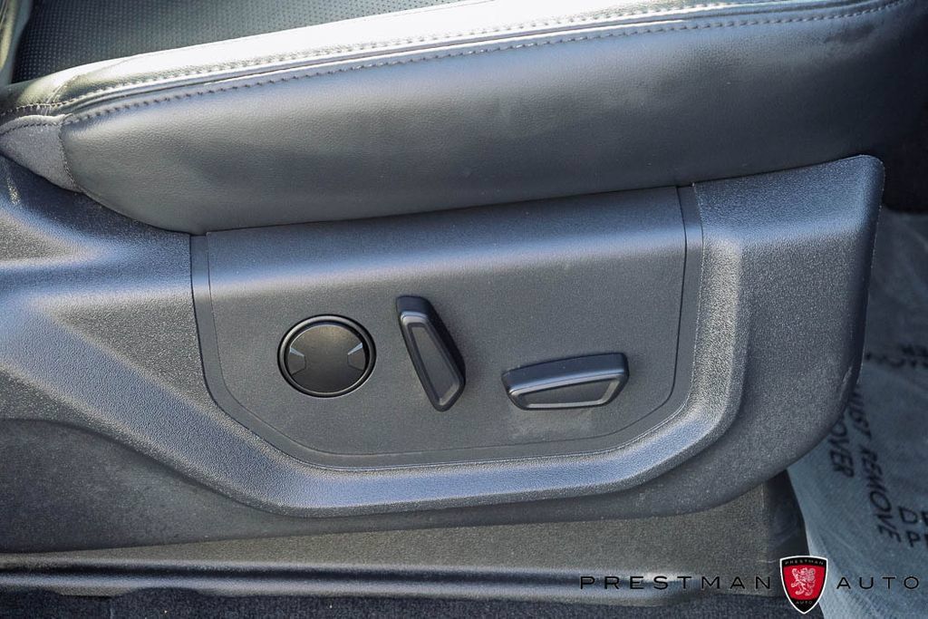 Used 2024 Ford Expedition XLT AWD/4WD image 24