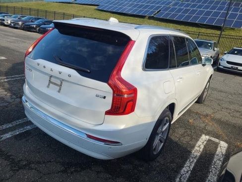 Certified 2024 Volvo XC90 B5 Core image 4