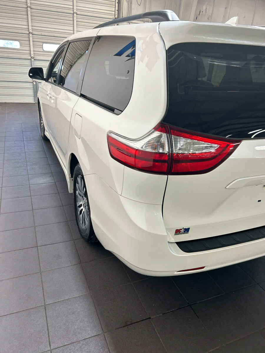 Used 2019 Toyota Sienna XLE FWD image 8