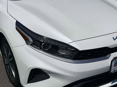 Used 2023 Kia Forte LXS w/ LXS Technology Package FWD image 7