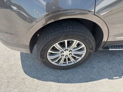 Used 2019 Cadillac XT5 Luxury FWD image 9