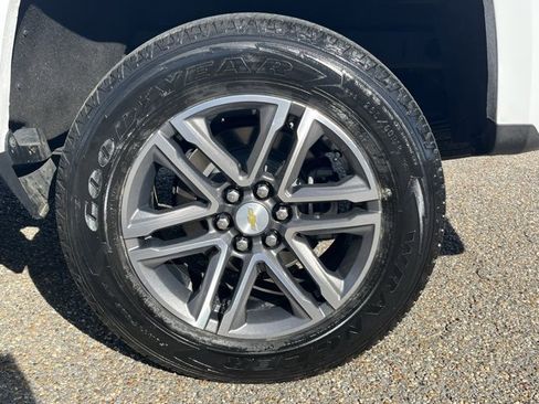 Used 2021 Chevrolet Colorado W/T w/ Custom Special Edition image 9