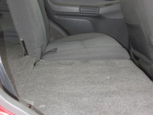 Used 2003 Chevrolet Tracker 4WD w/ Preferred Equipment Group image 14