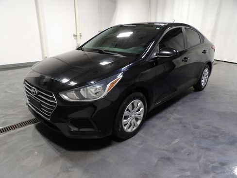 Used 2021 Hyundai Accent SE FWD image 3