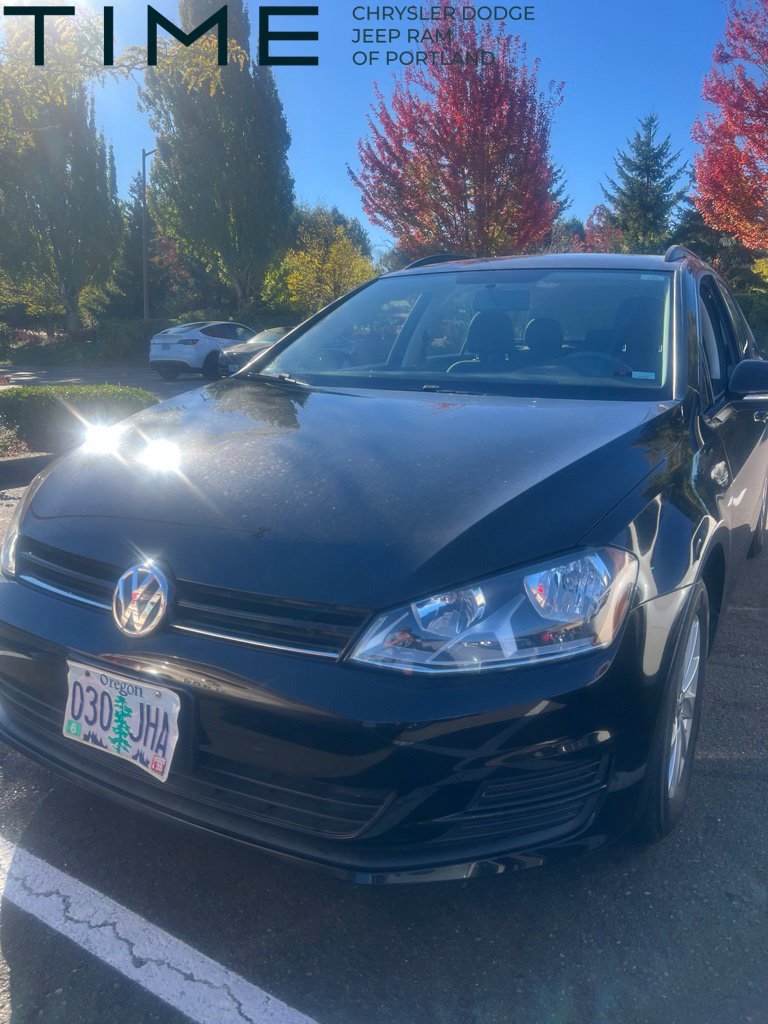 Used 2016 Volkswagen Golf S FWD image 1