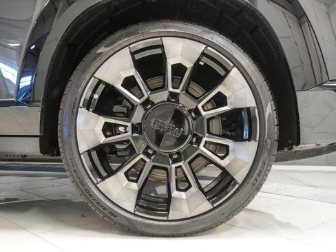 Used 2024 BMW XM image 43