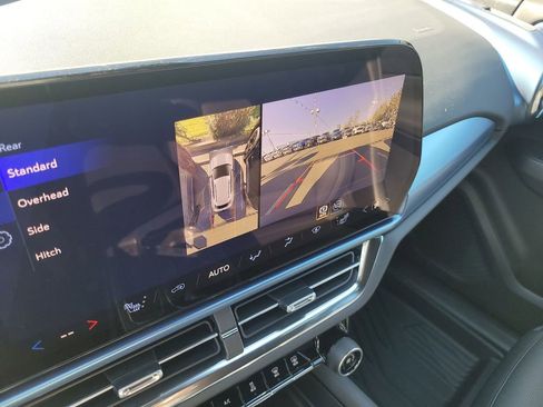 New 2026 Chevrolet Equinox EV LT image 15