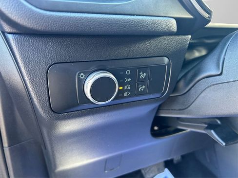 Used 2020 Ford Escape SE image 34