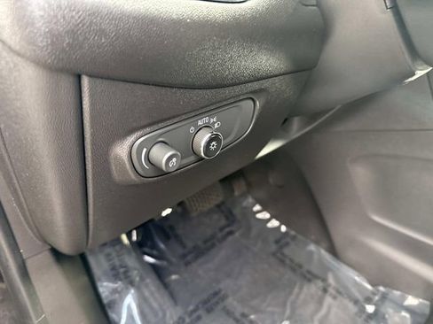 Used 2022 Chevrolet Equinox LT image 25