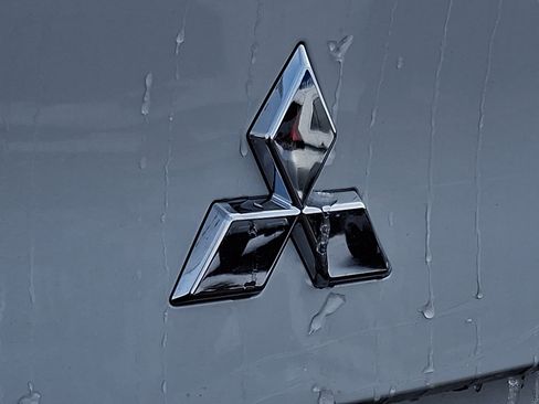 New 2026 Mitsubishi Outlander SE AWD/4WD image 8