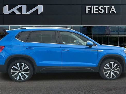 Used 2024 Volkswagen Taos SE image 6