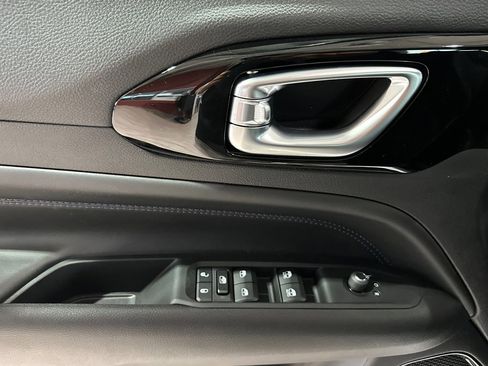 New 2026 Jeep Compass Limited image 12