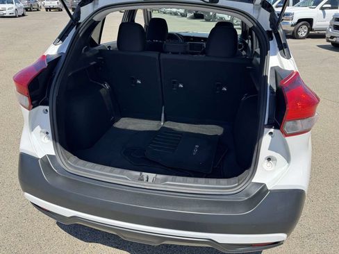 Used 2019 Nissan Kicks SR FWD image 19
