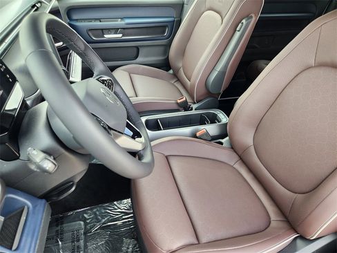 New 2025 Volkswagen ID. Buzz Pro S image 5