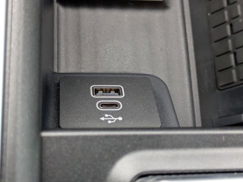 New 2025 Ford Expedition Active image 30