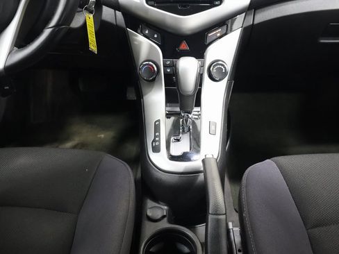 Used 2014 Chevrolet Cruze LT image 20