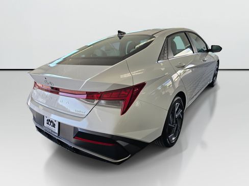 New 2026 Hyundai Elantra Limited FWD image 4