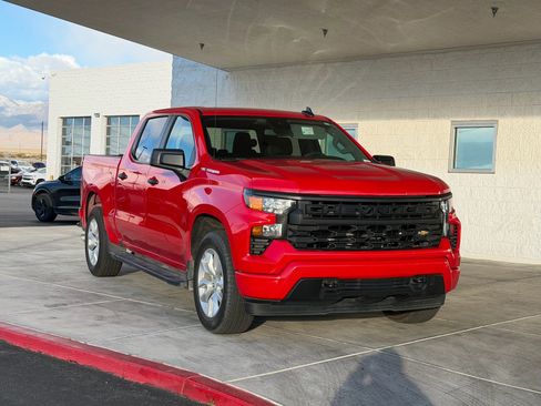 Used 2023 Chevrolet Silverado 1500 Custom image 1