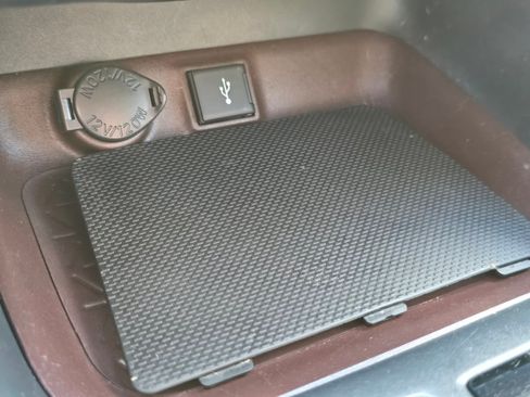 Used 2020 Toyota RAV4 Limited AWD/4WD image 14