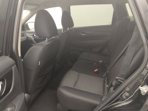 Used 2019 Nissan Rogue SV AWD/4WD image 18