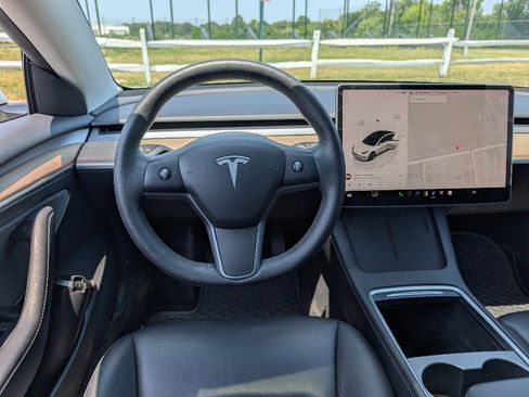 Used 2023 Tesla Model 3 Standard Range RWD image 31
