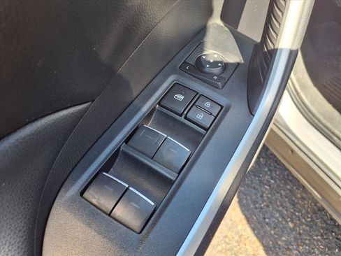 Used 2022 Toyota RAV4 XLE w/ Convenience Package image 21