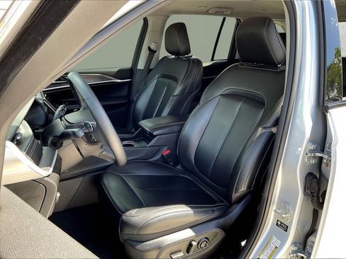 Used 2023 Jeep Grand Cherokee Limited RWD image 26