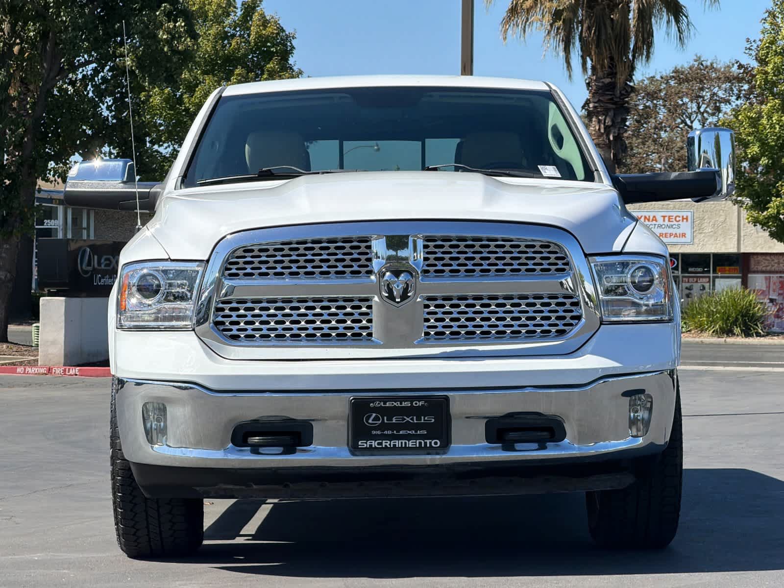 Used 2015 RAM 1500 Laramie AWD/4WD image 10