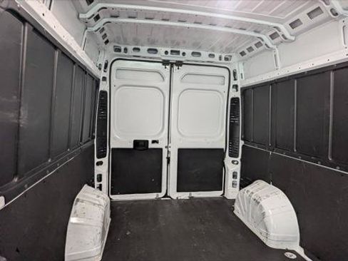 Used 2024 RAM ProMaster 2500 w/ Convenience Group FWD image 17