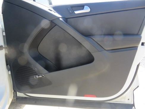 Used 2017 Volkswagen Tiguan SEL image 20