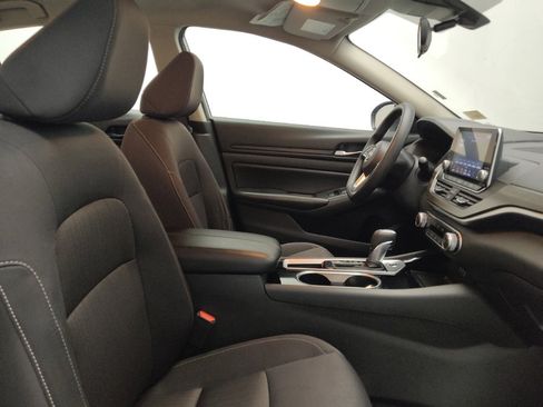 Used 2024 Nissan Altima 2.5 SV image 21