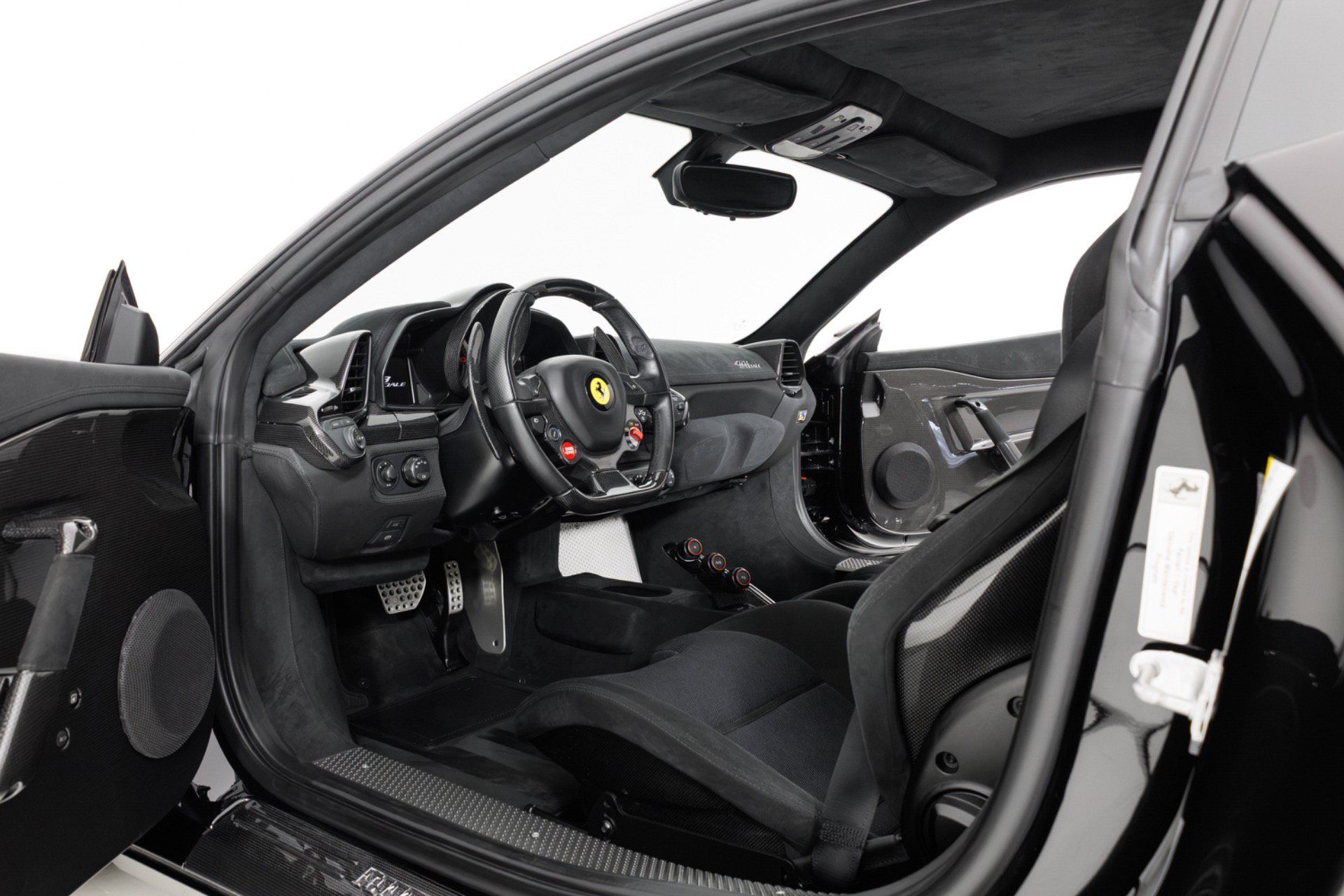 Used 2015 Ferrari 458 Speciale Coupe RWD image 13