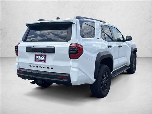 Used 2025 Toyota 4Runner SR5 AWD/4WD image 5