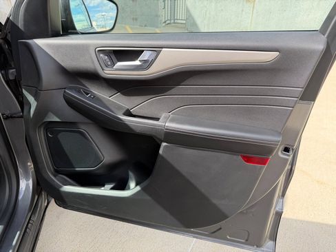 Used 2021 Ford Escape SEL image 25