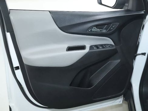 Used 2019 Chevrolet Equinox LS w/ LPO, Floor Liner Package image 10