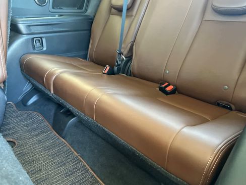 Used 2019 Subaru Ascent Touring AWD/4WD image 16