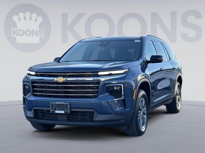 Used 2024 Chevrolet Traverse LT