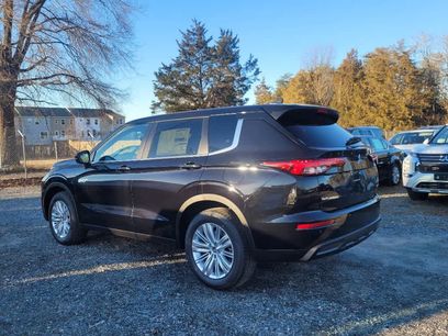 New 2024 Mitsubishi Outlander ES