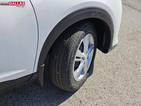 New 2025 Nissan Kicks Play S image 4