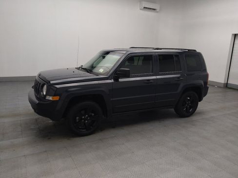 Used 2015 Jeep Patriot Sport image 2