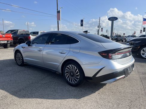Used 2024 Hyundai Sonata SEL FWD image 3