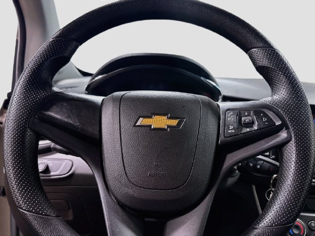 Used 2020 Chevrolet Trax LS FWD image 12