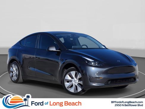 Used 2024 Tesla Model Y 2WD image 1